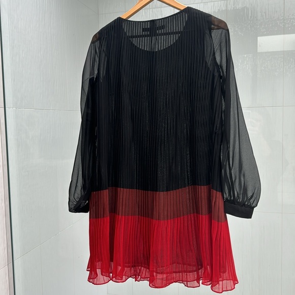 French Connection,0, mini flowy dress w/sheer sleeves - Picture 4 of 4